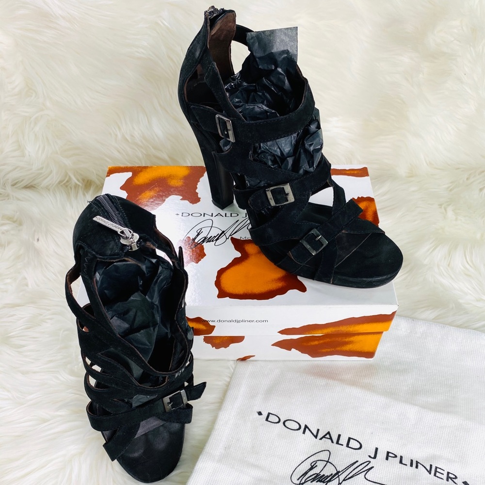 Donald J Pliner Sz 10 4” Heel Sandals Black Suede
